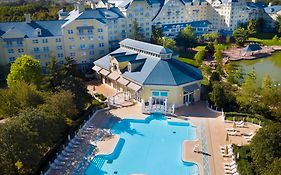 Hotel Disney Newport Bay Club  4*